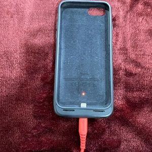 Apple iPhone 8 charging case